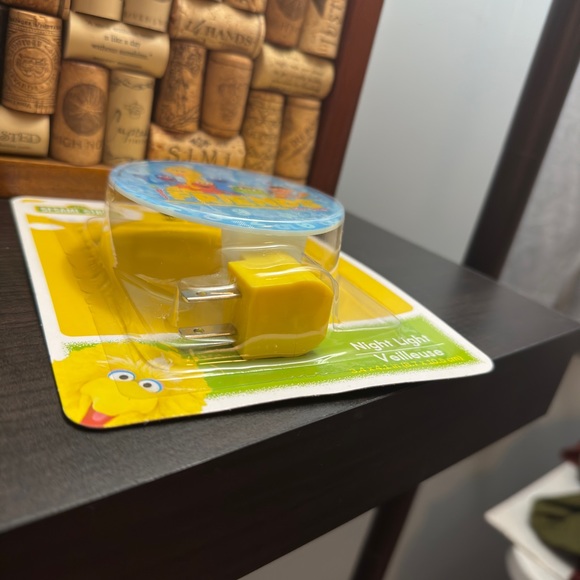 Sesame Street, Big bird & friends. Intertek LED w/ manual on/off switch. new. - Picture 2 of 3
